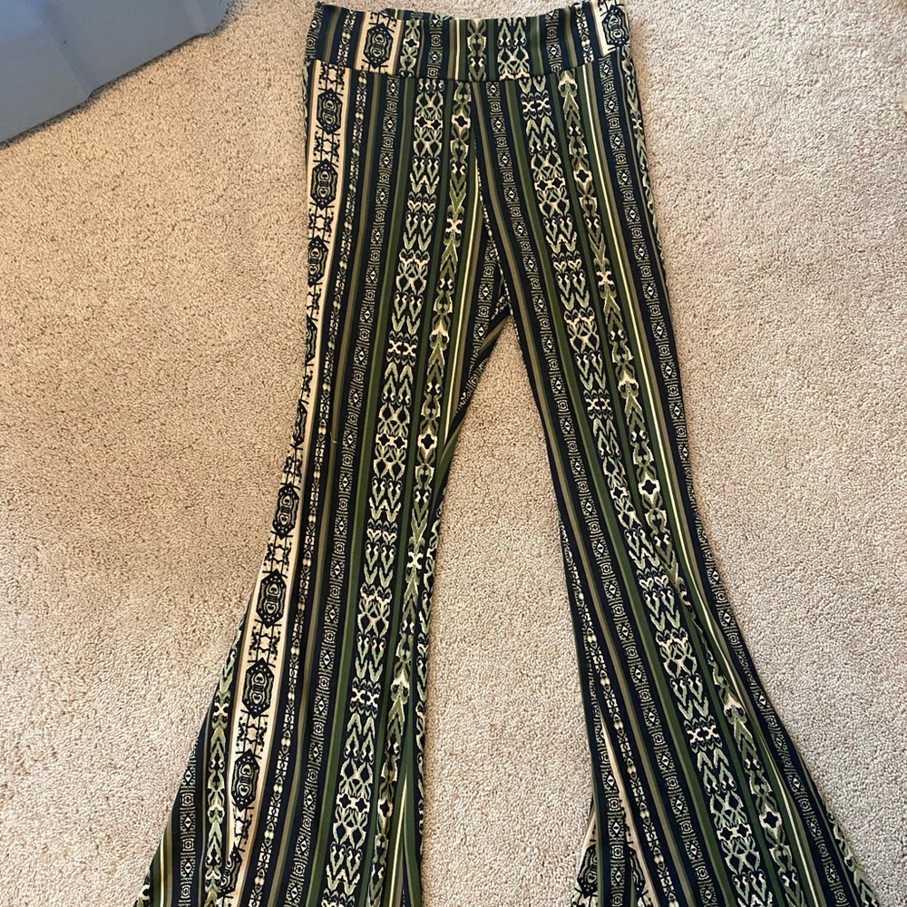 Stretchy printed green pants